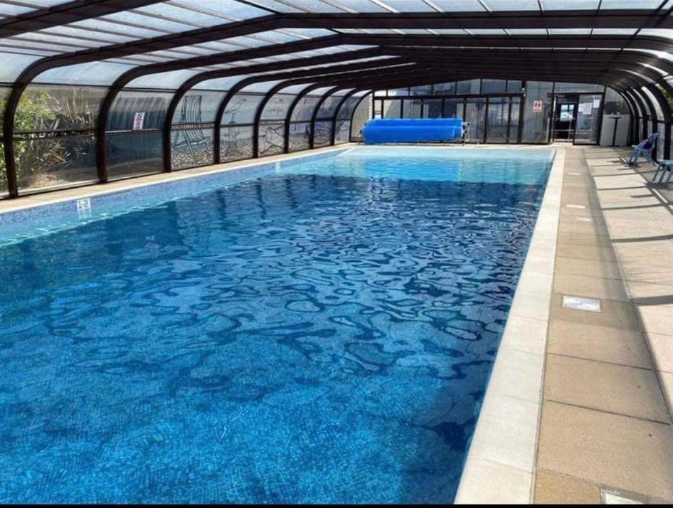 Villa Sea View 3-Bed Heated Pool Eat Bar Kids Park ローストフト エクステリア 写真